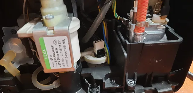 Замена помпы в Elektra Microcasa